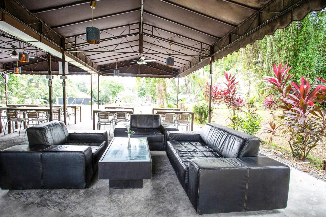 Oyo 104 Pegasus Hotel シンガポール エクステリア 写真